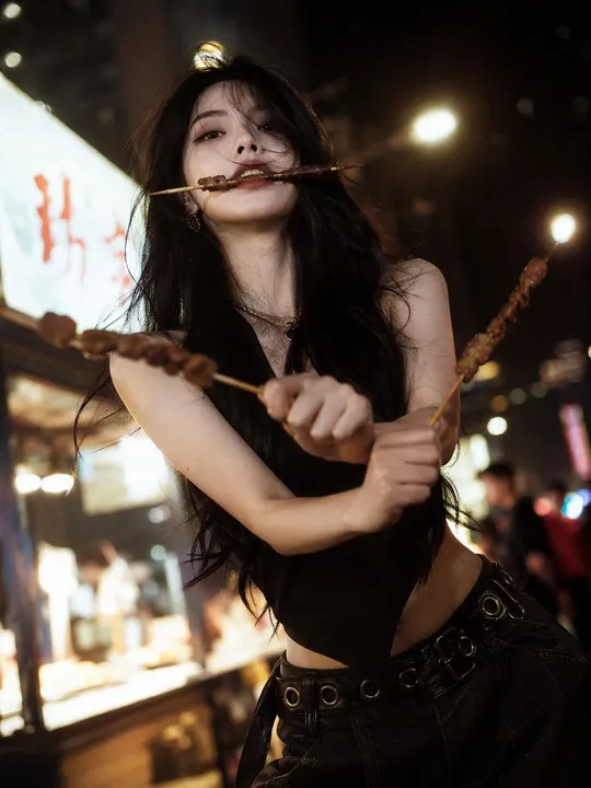 Night-market cooking portrait — example composition